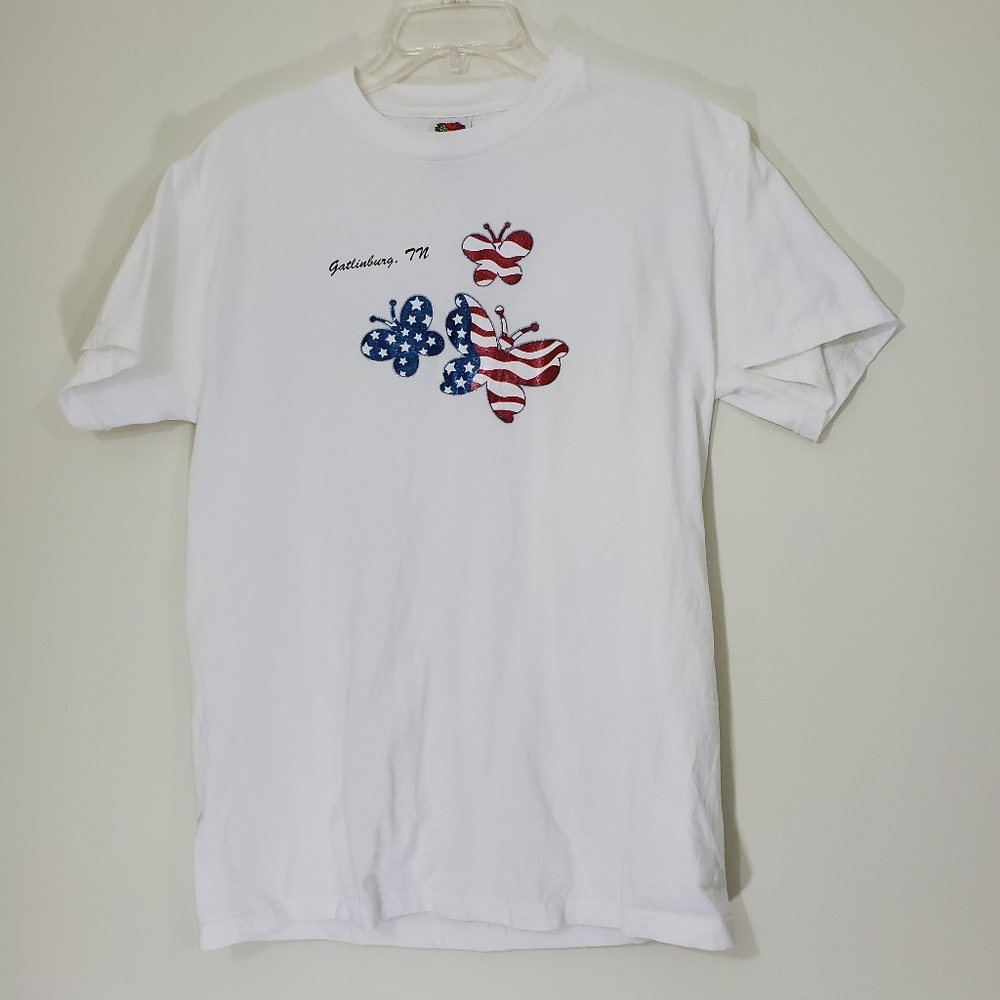Gatlinburg Tennessee Red/White/Blue Butterfly White Tee, Size Medium